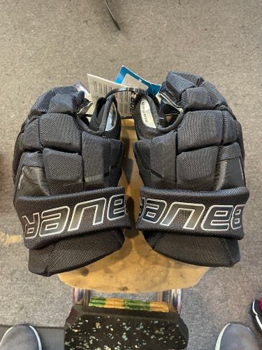 New Bauer 12" Supreme 3s Gloves