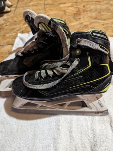 Used Junior Bauer GSX Hockey Goalie Skates Regular Width Size 3.5