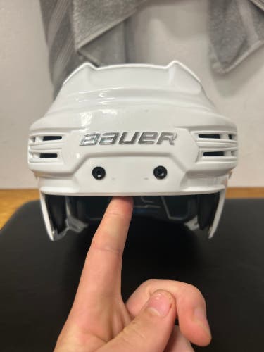 Used Medium Bauer Re-Akt 200 Helmet