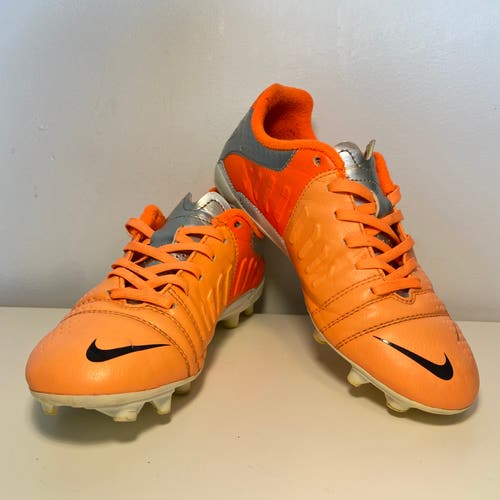 Nike CTR360 Maestri III FG Size Y2 Soccer Cleats Orange