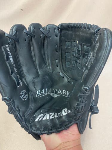 Used Left Hand Throw Mizuno Outfield Ballpark Baseball Glove 12"