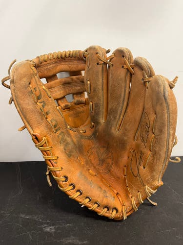 Used Spalding Right Hand Throw Baseball Glove Jim Rice Professional Model