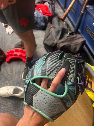 Used 2022 Infield 11.5" REV1X Baseball Glove