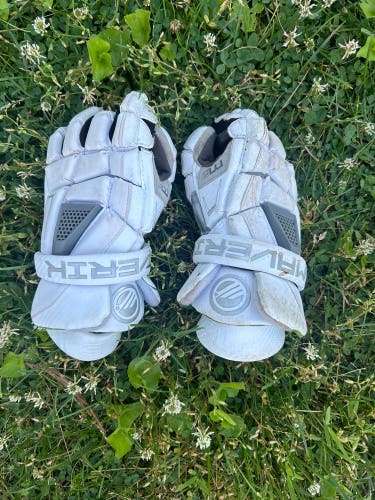 White M5 Lacrosse Gloves