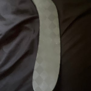Used Senior Bauer Right Handed P28  Vapor Hyperlite Hockey Stick
