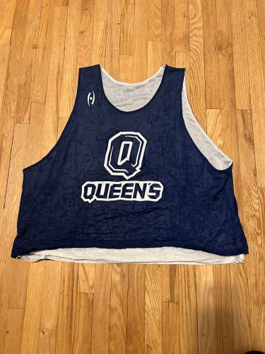 Queen’s University Lacrosse Pinnie