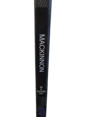 CCM Trigger 7 Pro Stock Stick MACKINNON RH P92 95 Flex