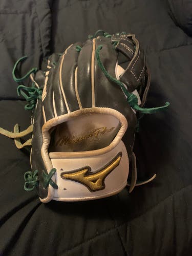Used 2020 Right Hand Throw 12.75" Pro Select Baseball Glove