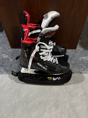 Used Bauer Size 4 Vapor 3X Pro Hockey Skates