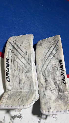 Used Bauer Hyperlite Goalie Pads Sr Small