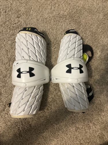 New Youth Under Armour VFT Plus Arm Pads