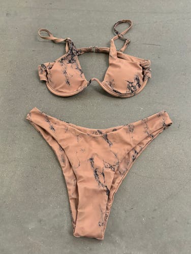 Shein Women’s Medium Two Piece Swim Suit Bikini