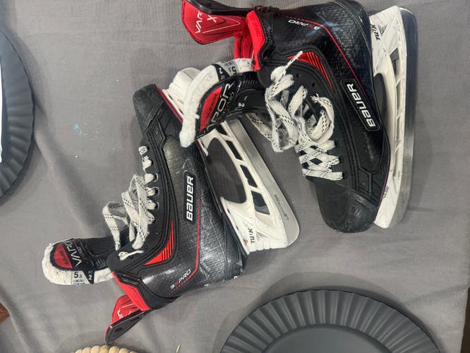 Used Bauer Size 5.5 Vapor 3X Pro Hockey Skates