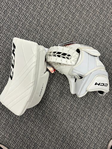 CCM Junior EFLEX 5.5 Blocker/Axis 2.5 Glove Full right goalie set