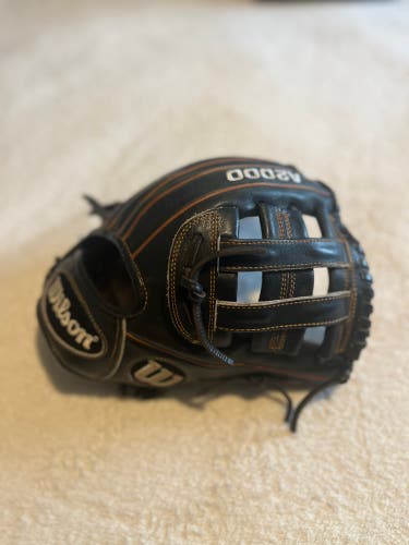Used Infield 11.5" A2000 Baseball Glove