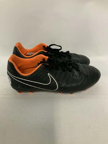 Used Nike Tiempo Senior 5 Cleat Soccer Outdoor Cleats