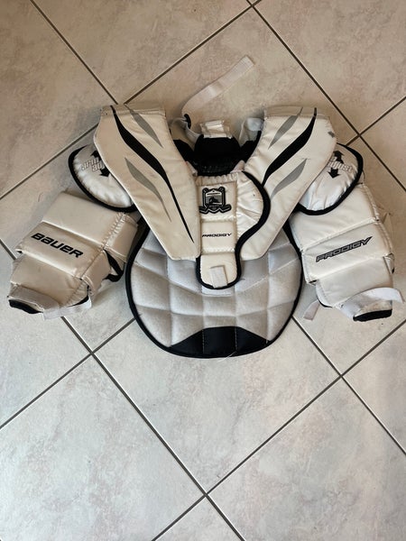 Youth Bauer Prodigy Hockey Goalie Chest Protector (Size: Small)