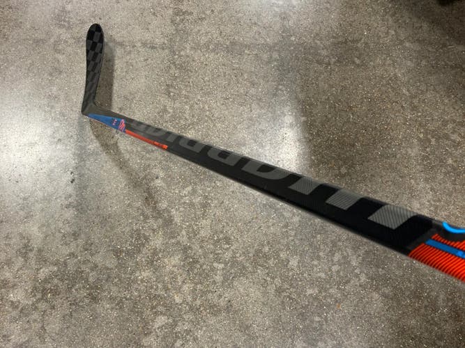 Used Intermediate Warrior Covert QRE 1.0 Right Handed Hockey Stick W28