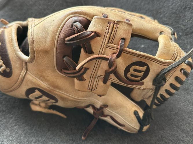Wilson A2000 11.5" Model 1786 Pro-Stock Baseball Glove - RHT