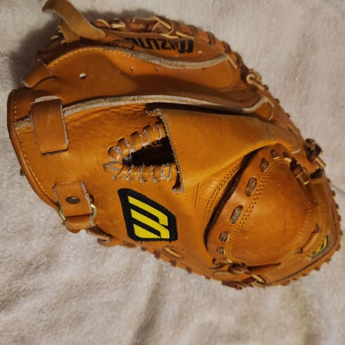 Mizuno Right Hand Throw Catcher's Pro Scoop MZ-C20 Professional Model Baseball Glove 33"