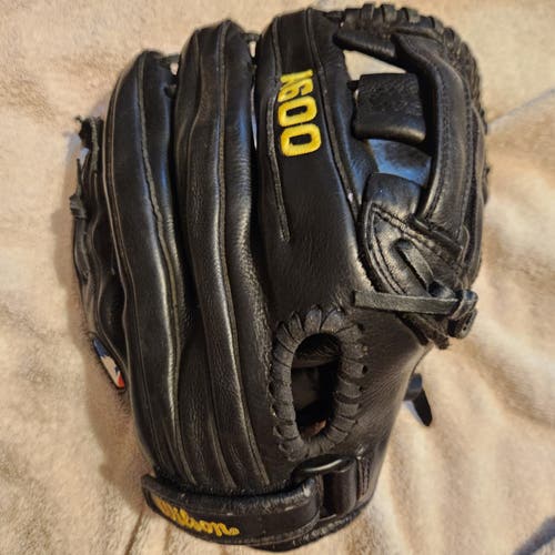 Wilson Right Hand Throw A600 Baseball Glove 11.75" Nice Game Ready Glove