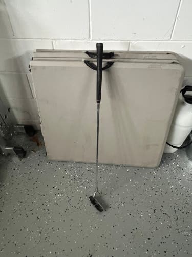 Used golf putter