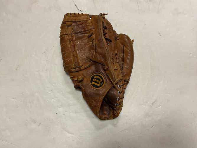 Used Wilson A2005 Pro Model 12 1 2" Fielders Glove