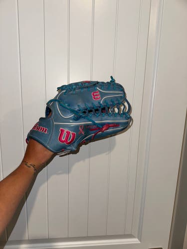 Used Outfield 12.75" A2000 Baseball Glove