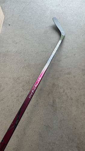 Bauer Vapor Hyperlite 2 95 Flex Custom Curve Left Hand New (Colorado Avalanche DEVON TOEWS)