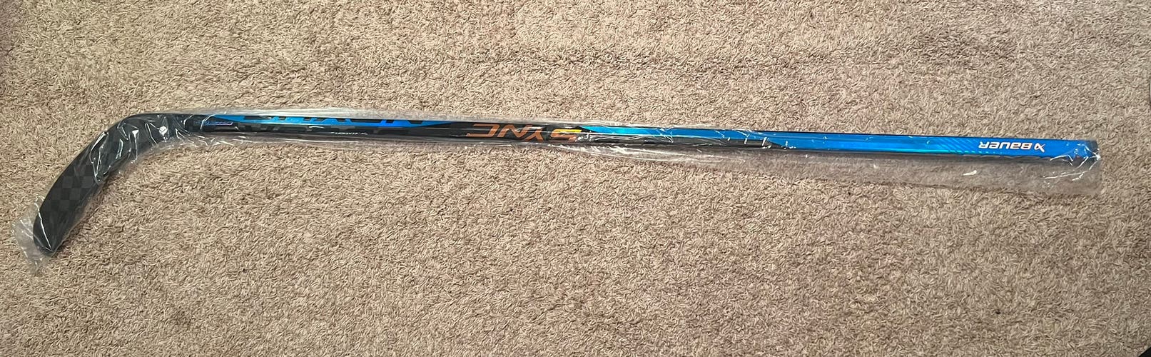 New Senior Right Handed P92, 87 Flex,  Nexus Sync Hockey Stick