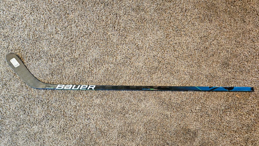 Used Intermediate Bauer Nexus Geo Right Handed Hockey Stick P88
