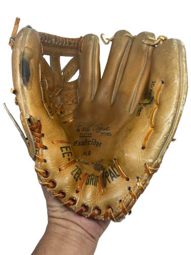 Cambridge Baseball Glove RHT NL 9 Pee Wee Reese Vintage