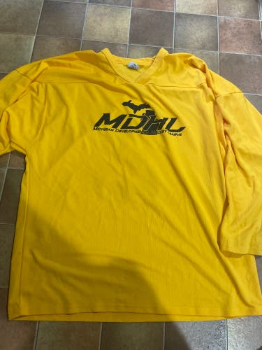 Yellow Used XL Athletic Knit Jersey