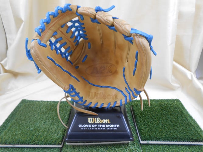 Pre-Owned 2022 Wilson A2K 12" RHT Pitcher's Baseball Glove with Pro Finger Sleeve*