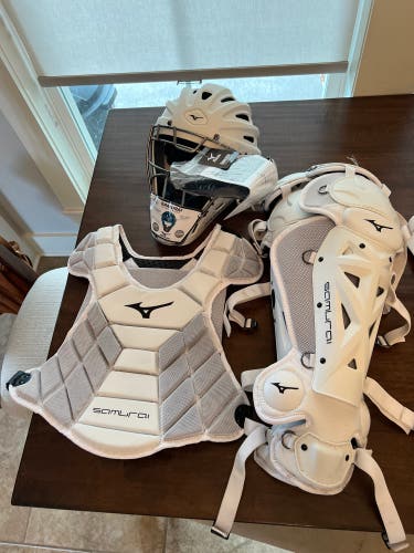 Mizuno Catchers Set