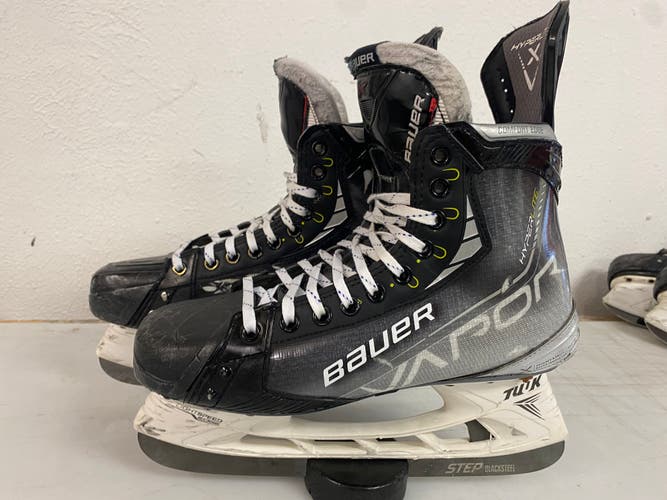 Bauer Vapor HyperLite Mens Pro Stock Size 9 Hockey Skates 4344