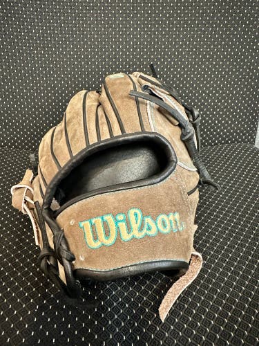 Wilson GOTM Outfielders 11.75" A2000 Baseball Glove