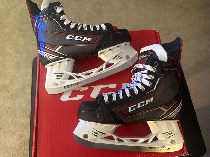 New Senior CCM Regular Width   7.5 JetSpeed Control Hockey Skates