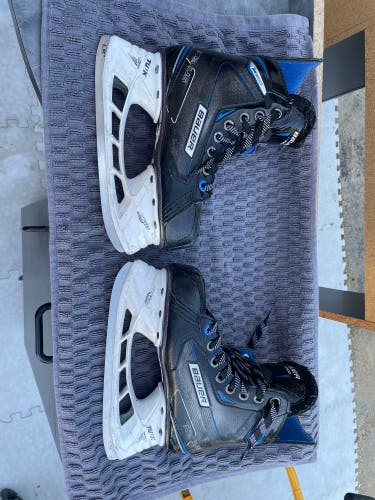 Bauer Size 3 Nexus N2900 EE Width Hockey Skates