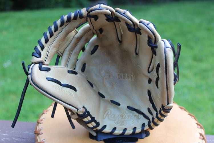 Used Right Hand Throw Rawlings Infield Gold Glove Elite Baseball Glove 11.25"