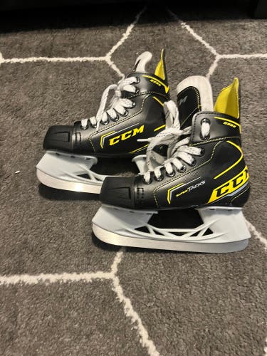 New Junior CCM 13 Super Tacks 9352 Hockey Skates