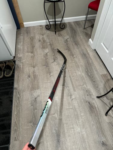 New Intermediate CCM Right Handed P29  Jetspeed FT6 Pro Hockey Stick