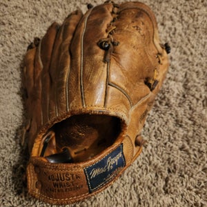 1950's MacGregor Fieldmaster Johnny Tenple Right Hand Throw Baseball Glove 11.5" Good Conditon
