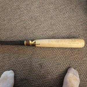 Used  Victus Maple 31 oz 34" V-Cut Bat