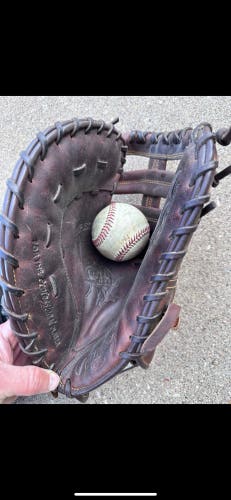 Rawlings Heart of the Hide PROFBSC 12.5” First base mitt.
