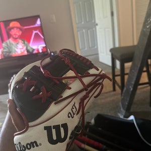 Used 2023 Infield 11.75" A2000 Baseball Glove