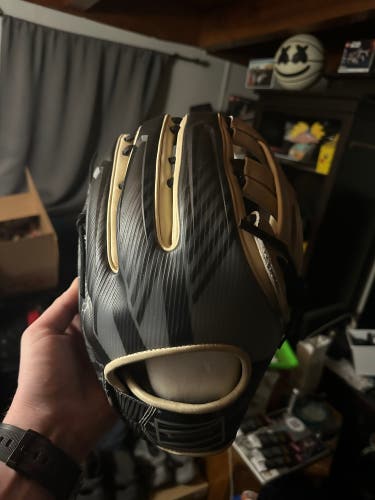 Rawlings Rev1x Baseball glove. Open To Trades!