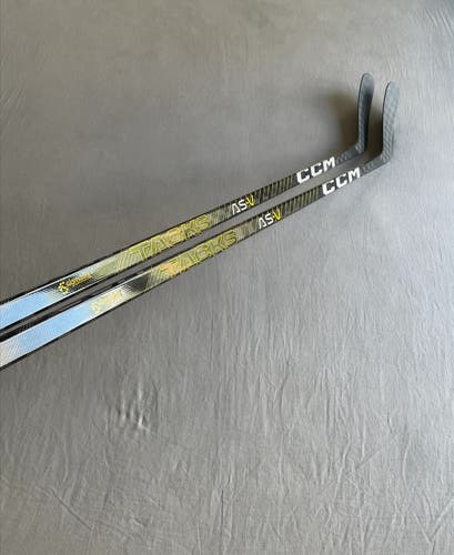 *2 Pack* of New Senior CCM Super Tacks AS-V Left Handed Hockey Stick 80 Flex P29