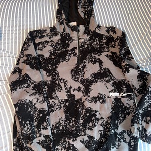 Puma Fuzzy Hoodie *Lightly Used* **Will Take Offers**