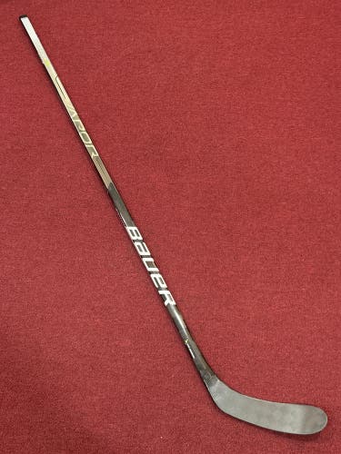New Bauer Left Hand P28 Pro Stock Vapor Hyperlite Hockey Stick Item#HYPL19